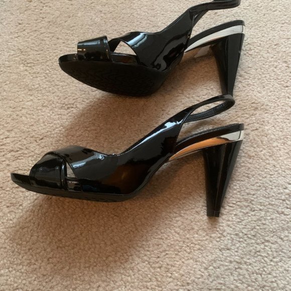 NWOT Geox Womans Black Patent Open Toe Shoe - Picture 2 of 5